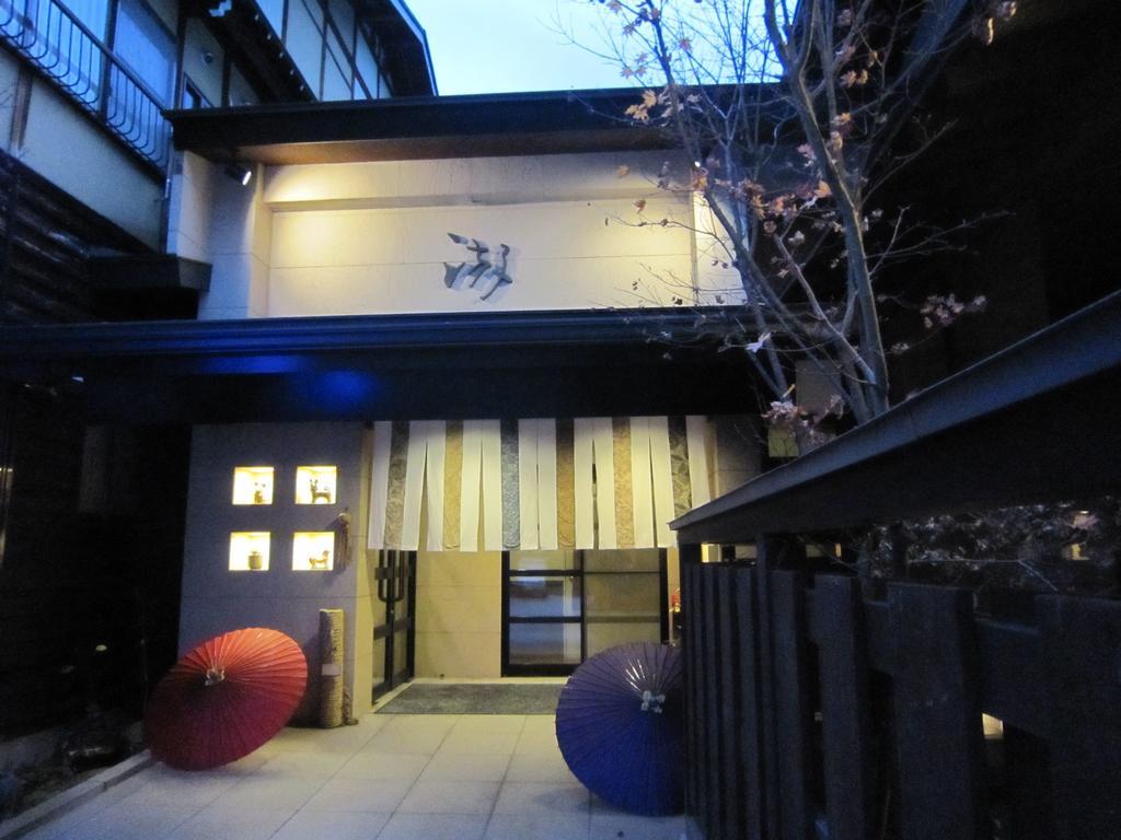 Ryokan Kutsuroginoya Yuu Такаяма Экстерьер фото