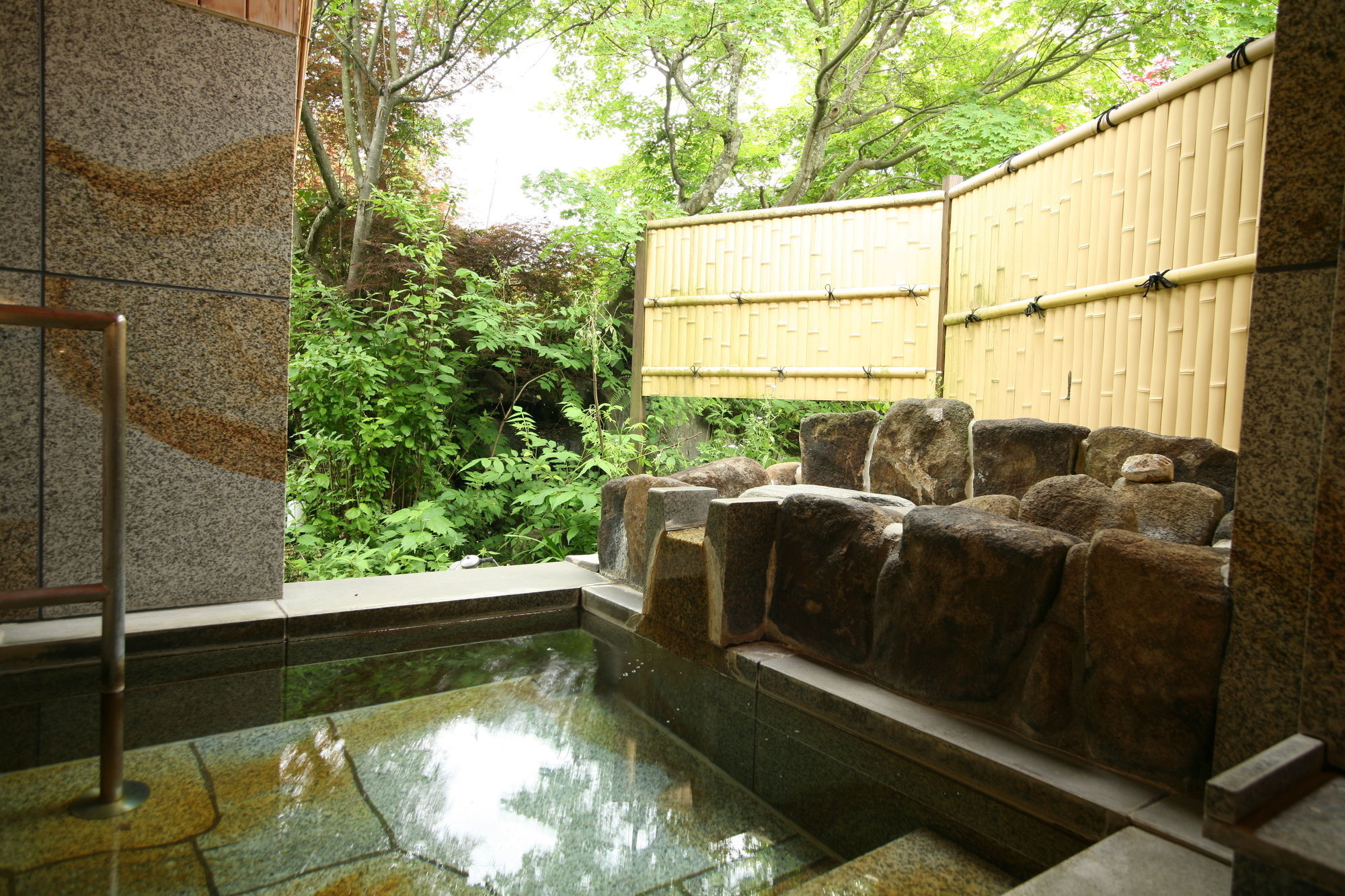 Ryokan Kutsuroginoya Yuu Такаяма Экстерьер фото